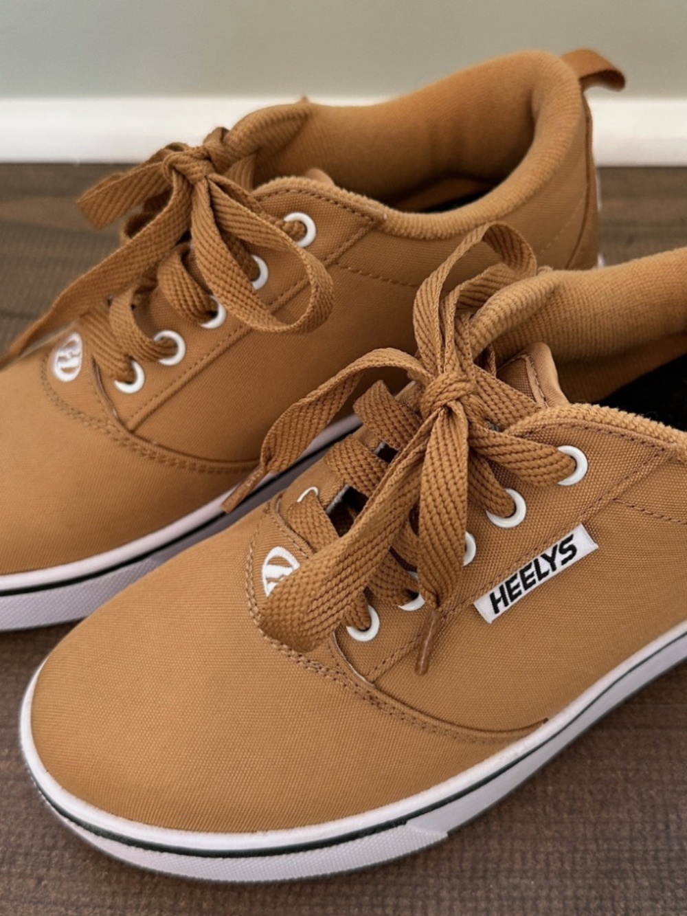 Heelys Pro 20 (HE101467) TAN/BROWN & WHITE Inline Sneakers Youth Size 4